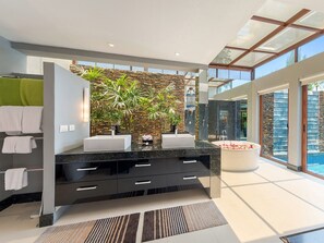 Villa, 5 Bedrooms | Bathroom | Separate tub and shower, deep soaking tub, rainfall showerhead