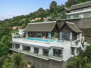 Villa Rodnaya | 객실 내 금고, 각각 다른 스타일의 인테리어, 각각 다르게 가구 비치, 책상
