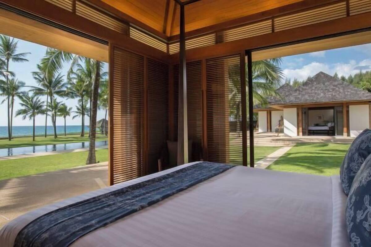 6 bedrooms, in-room safe, desk, blackout drapes