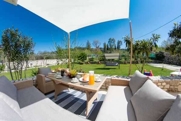 Outdoor dining