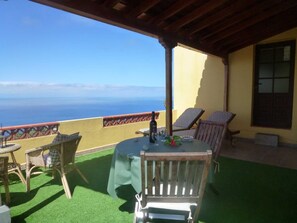 Unclassified image, 2 of 16, button