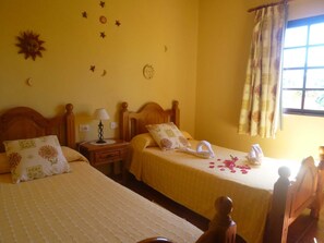 1 Schlafzimmer, Reisekinderbett, WLAN, Bettwäsche