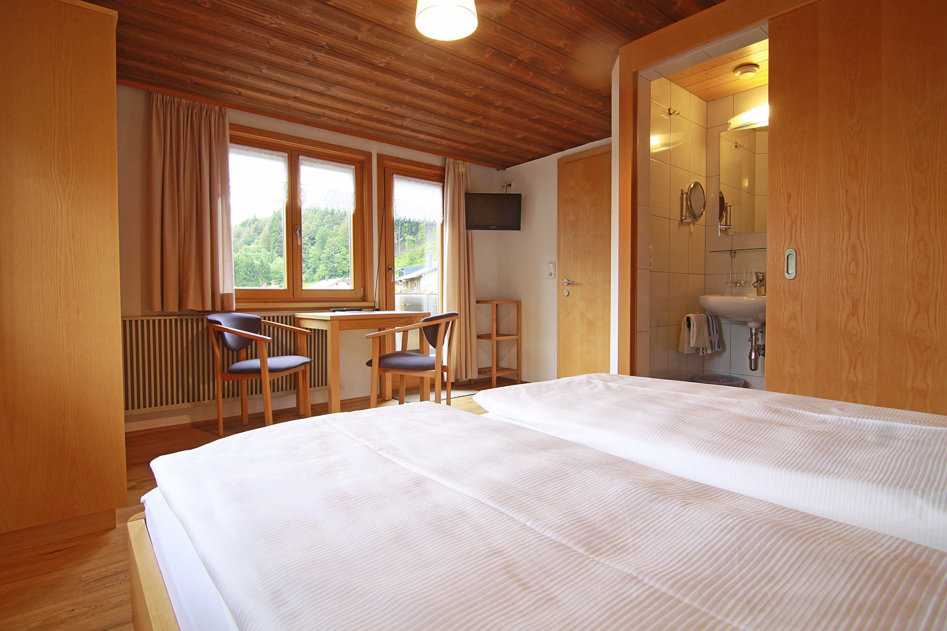 2 bedrooms, travel crib, WiFi, bed sheets
