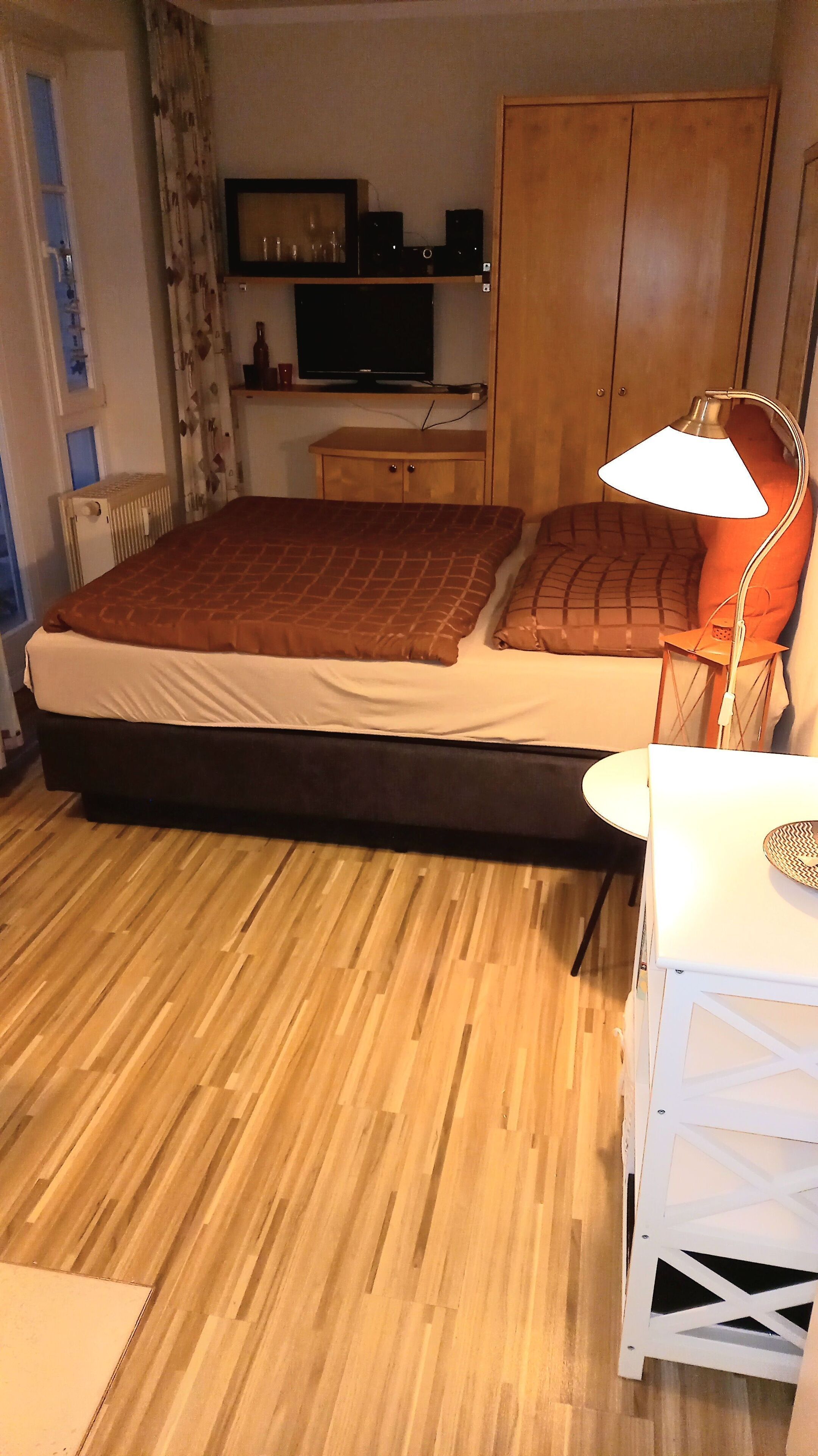 1 間睡房、床單