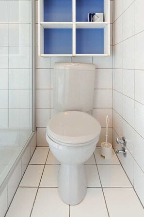 Unclassified image, 5 of 11, button