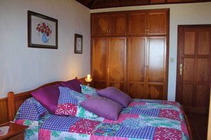 2 bedrooms, desk, travel cot, WiFi - Casa Carmen, Spanien (Los Llanos)