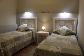 1 chambre, lit parapluie, Wi-Fi, draps fournis