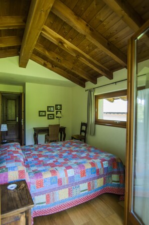 3 Schlafzimmer, Reisekinderbett, Internetzugang, Bettwäsche