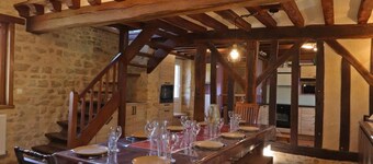 Old house with enclosed garden, pets allowed, near horseback riding