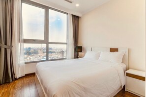 2 bedrooms, desk, free WiFi, bed sheets - Vinhomes Central Park 2bedroom Saigon River View (Thành phố Hồ Chí Minh)
