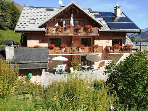 Apartment Lupins 150 M2 4 bed. jacuzzi, large south balcony, exceptional view