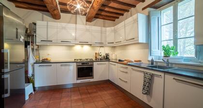UmbriaTuscany apartment close to Lago di Trasimeno.