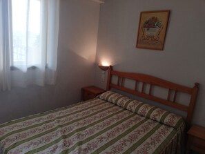 2 quartos, ferros/tábuas de passar roupa, Wi-Fi de cortesia