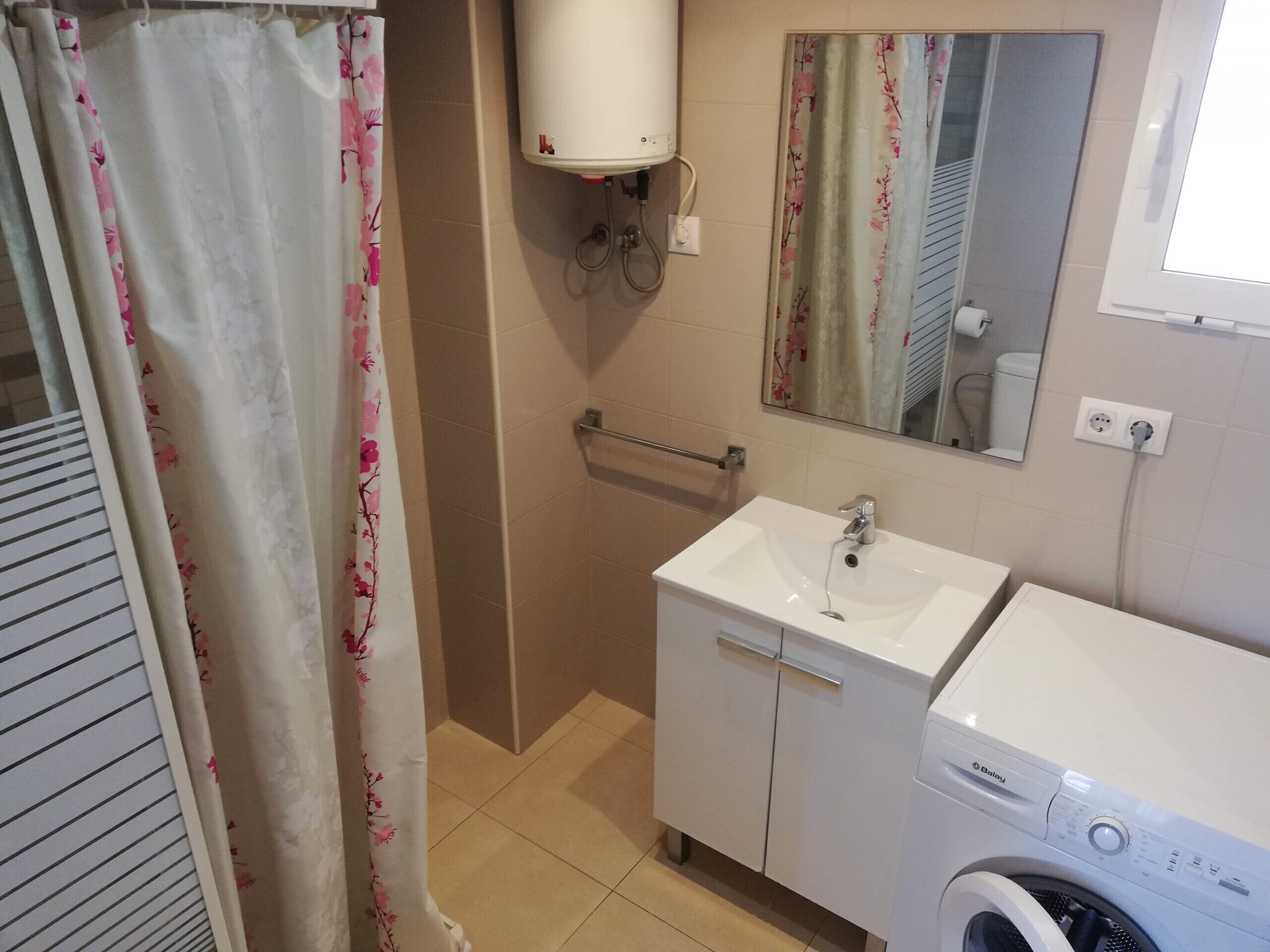 Douche, serviettes fournies