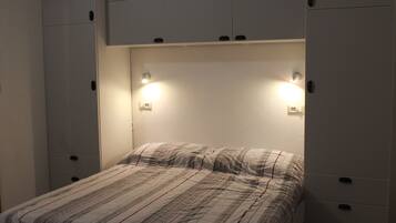 Classic Room, 1 Bedroom, Non Smoking, Garden View (Minerva) | Hypo-allergenic bedding, down comforters, memory foam beds, desk