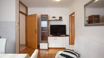 Familielejlighed - 2 soveværelser - balkon | Privat køkken | Køleskab, kogeplade, kaffe-/temaskine, elkedel