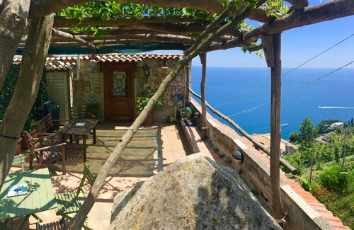 La terrazza sul mare, Vista Mare Sulla Costiera Amalfitana, Amalfi, Trekking