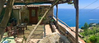 La terrazza sul mare, Vista Mare Sulla Costiera Amalfitana, Amalfi, Trekking
