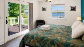 6 bedrooms, desk, iron/ironing board, free WiFi