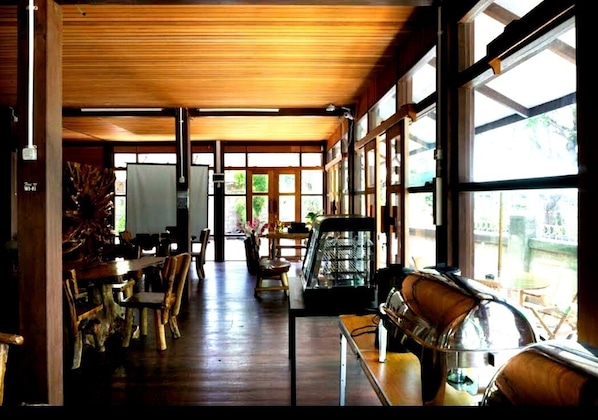 Dining - Wooden Hotel Resort at Senggigi (Nusa Tenggara Barat)
