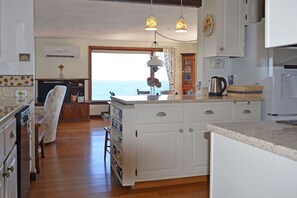 Fridge, microwave, stovetop, dishwasher - The View: The Name Says It All (Rockport)