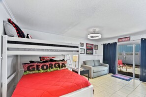 3 chambres, fer et planche à repasser, Wi-Fi gratuit, draps fournis