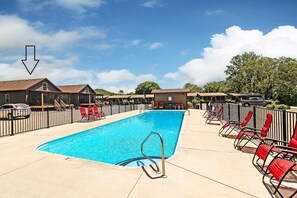 Pool - Todays Travels are Tomorrows Memories! (Lampe)