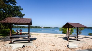 Sun-loungers, beach towels - Todays Travels are Tomorrows Memories! (Lampe)