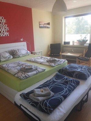 1 makuuhuone, silitysrauta/-lauta, vauvan matkasänky, ilmainen Wi-Fi