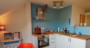 Kühlschrank, Ofen, Herdplatte, Geschirrspüler