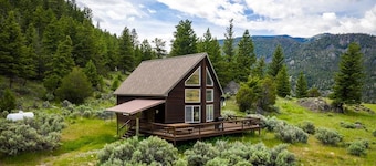 Carbella Cabin - Charming Cabin On Over 70 Acres Overlooking Tom Miner Basin