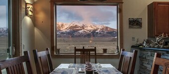 Carsey K Ranch -4 Bedroom Home with Unparalleled Views Of The Paradise Valley