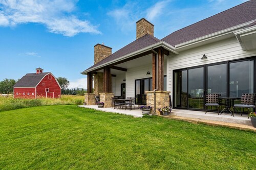 Patterson Farm - Beautiful Home Just South of Bozeman Near Hyalite Canyon!