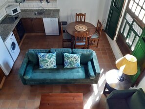 TV - PRIVATE RURAL HOUSE WITH POOL (Los Llanos)