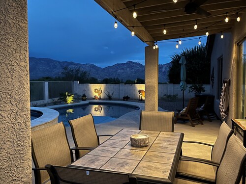 Caballo Pass welcomes you to Oro Valley with incredible mountain views.