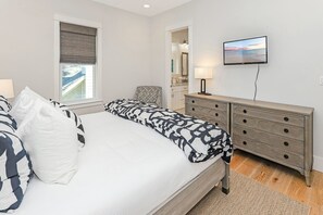 6 bedrooms, desk, iron/ironing board, free WiFi - Private Pool And Gulf Views- Sugar Magnolia By Royal Destinations (Santa Rosa Beach)