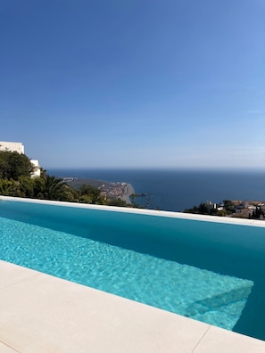 Piscine extérieure, piscine chauffée