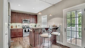 Villa, 2 Bedrooms | Private kitchen | Fridge, microwave, oven, dishwasher