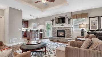 Villa, 2 Bedrooms | Living area | Smart TV