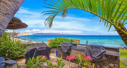 Kaleialoha 106 Ocean Front 1bd/1ba 1 Bedroom Condo by RedAwning
