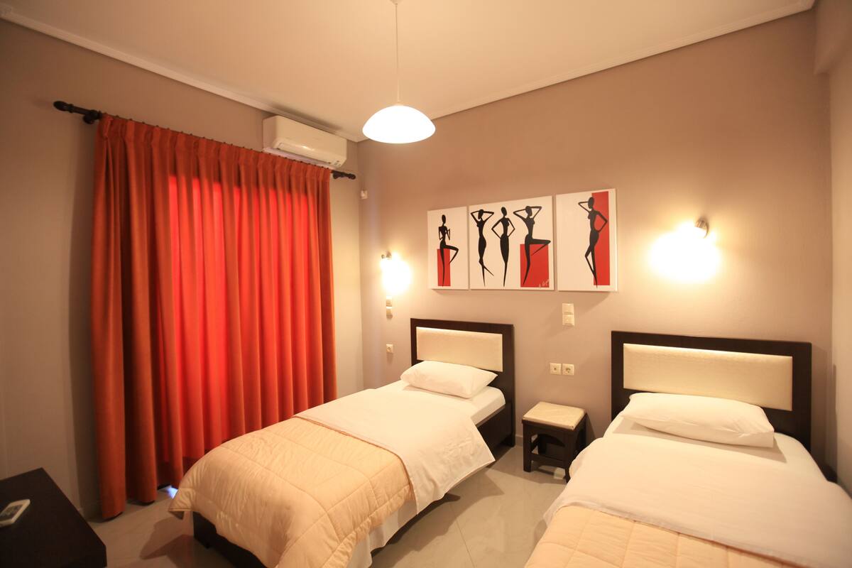 Twin Room | Free WiFi