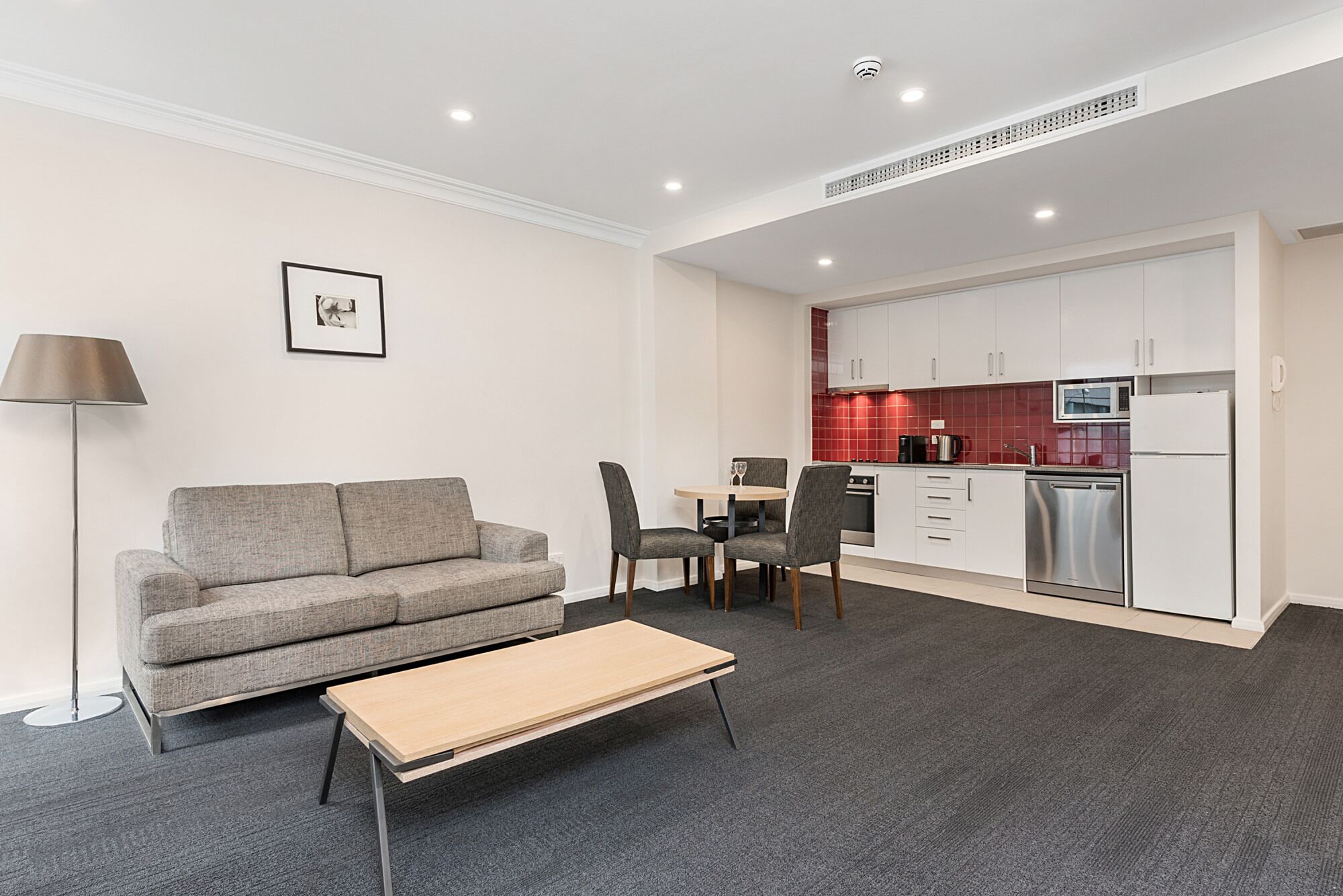 Spacious Unit in Heart of South Yarra Dining Hub