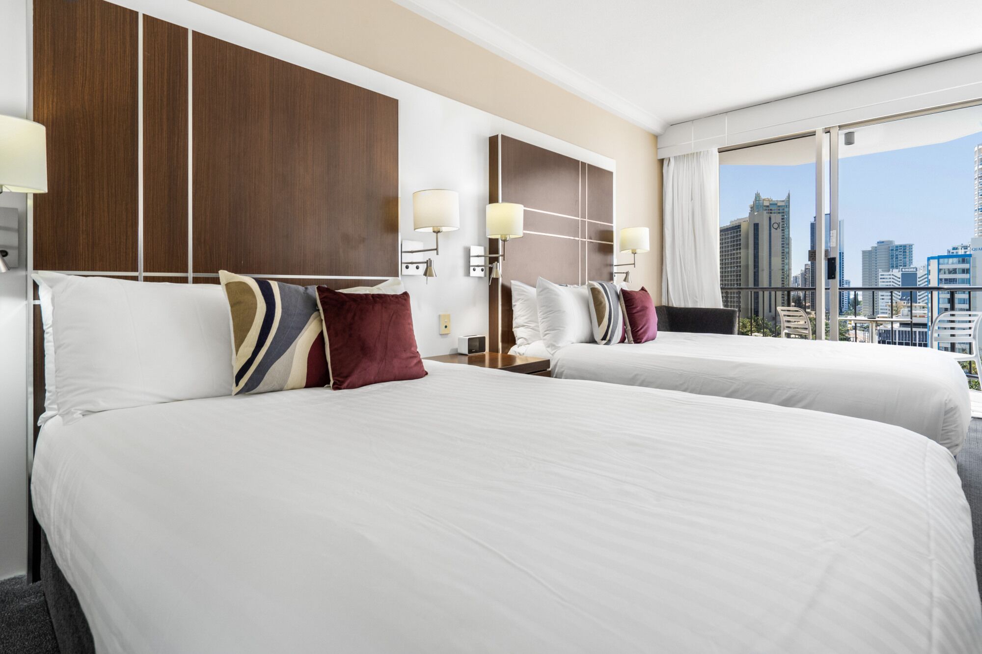 Comfy Two-bedder near Beach, Shops and Sightseeing