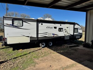 Property grounds - Elm Grove Camper- Less than 3 miles from Round Top proper (Round Top)