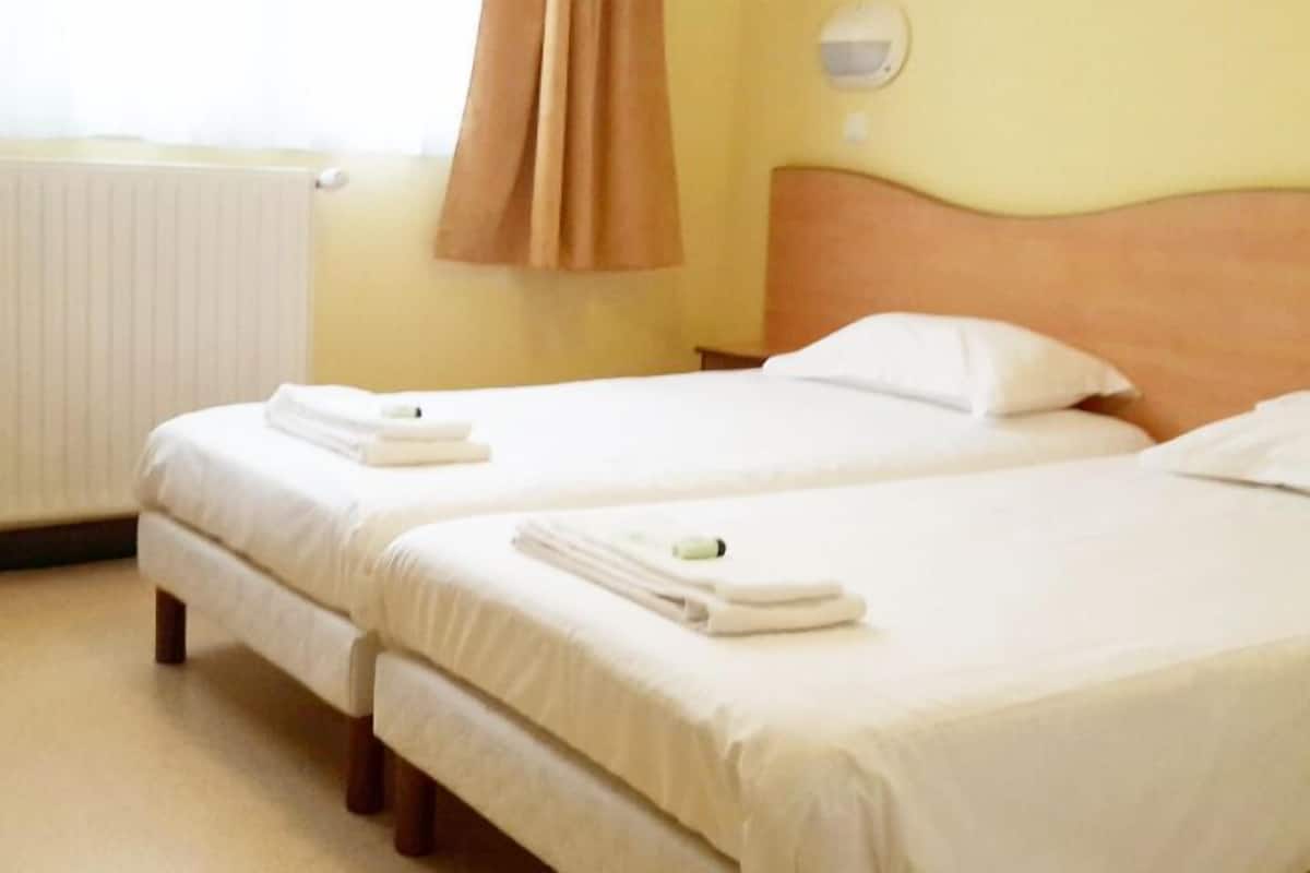 Twin Room | Soundproofing, free WiFi