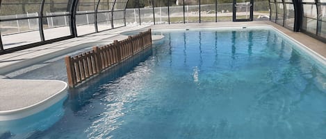 Indoor pool, pool loungers