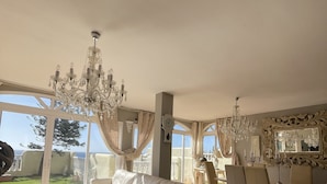Room - Villa - Sleeps 4 - Jacuzzi - Garden - Pet Friendly (Granadilla de Abona)