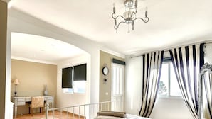 Room - Villa - Sleeps 4 - Jacuzzi - Garden - Pet Friendly (Granadilla de Abona)
