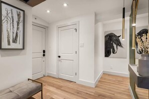 Interior - Fully Renovated Aspen Core 2/2 on River (Aspen)