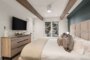 2 bedrooms, memory-foam beds, in-room safe, desk - Fully Renovated Aspen Core 2/2 on River (Aspen)